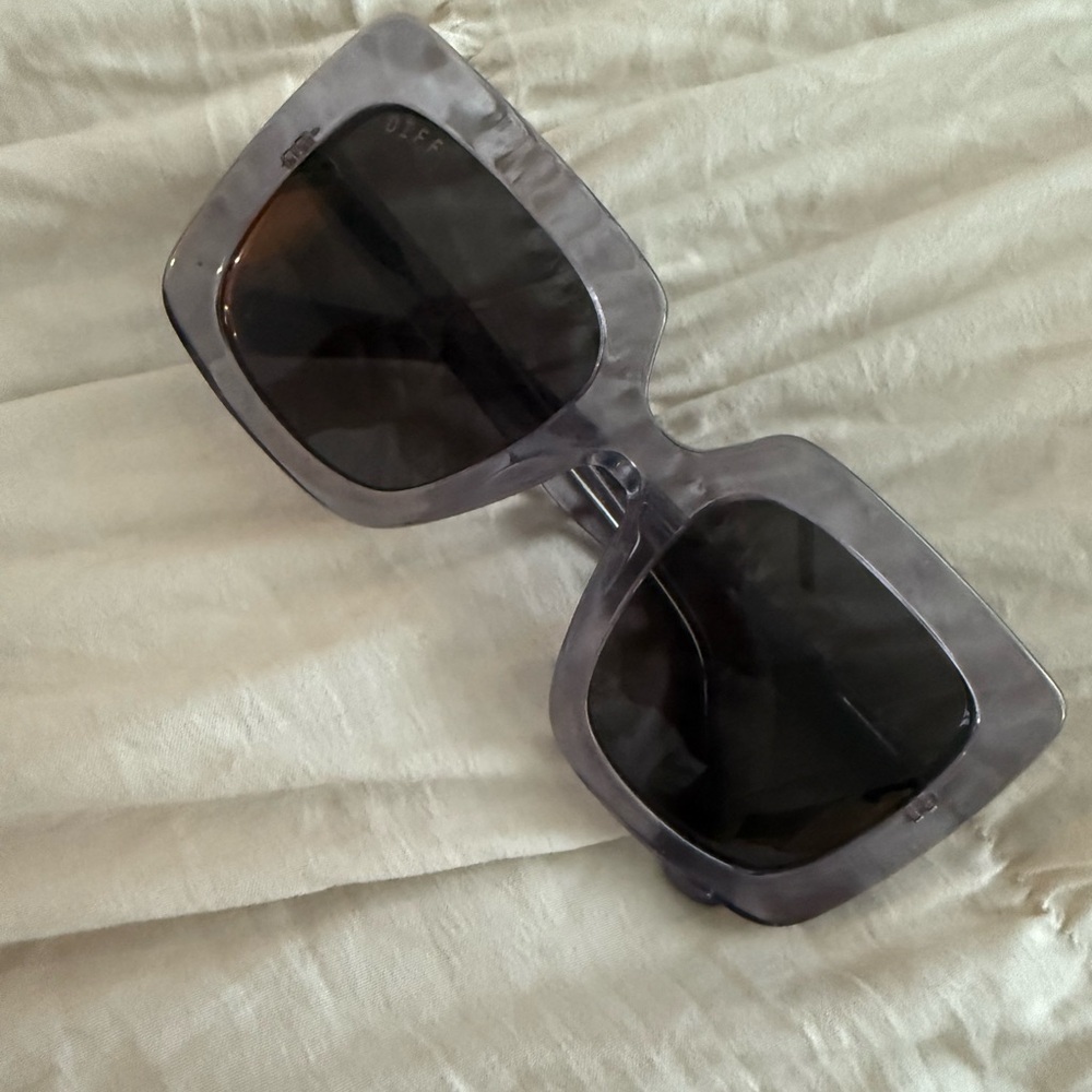 DIFF Eyewear Oversized Square Sunglasses – Grey Crystal Frame